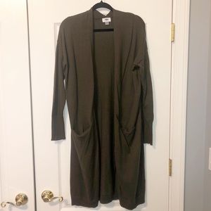 Long sleeve olive green cardigan with pockets